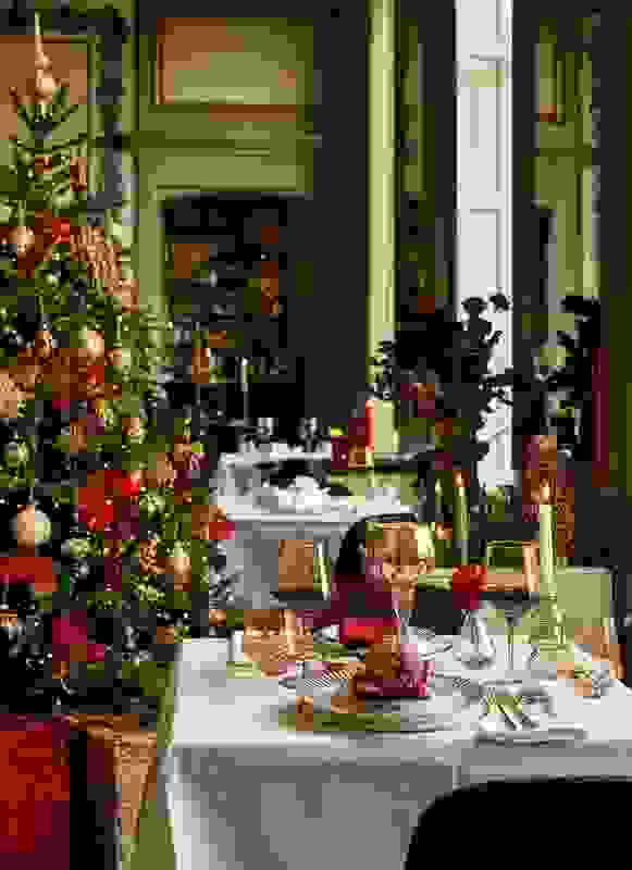 Choinka do hotelu – jak stworzyć niezapomniany klimat świąt dla gości?