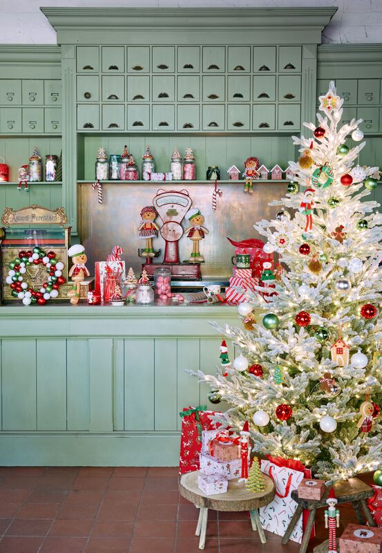 Choinka do sklepu – jak wybrać drzewko, które przyciąga wzrok klientów?