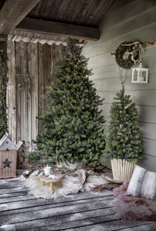 Sztuczna choinka zamiast żywej? Oto 5 powodów, które Cię przekonają