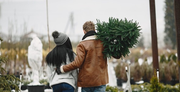 Sztuczna choinka zamiast żywej? Oto 5 powodów, które Cię przekonają