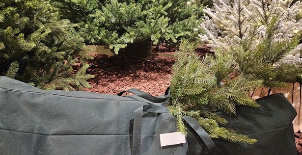 Jak przechowywać sztuczną choinkę ? Wskazówki