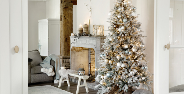 Choinka w stylu skandynawskim. Jak ją ozdobić ?